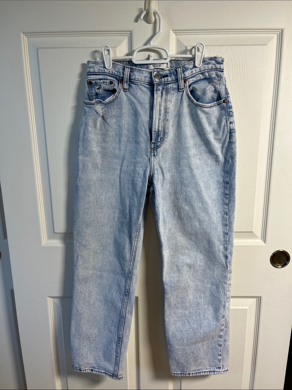 Abercrombie & Fitch Light Wash Ultra High Rise Ankle straight  Jeans